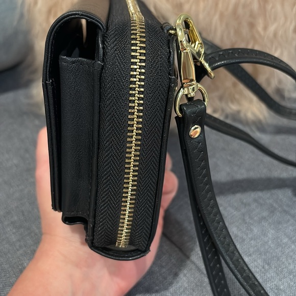 GUC Black Crossbody/Wrislet - Picture 6 of 9